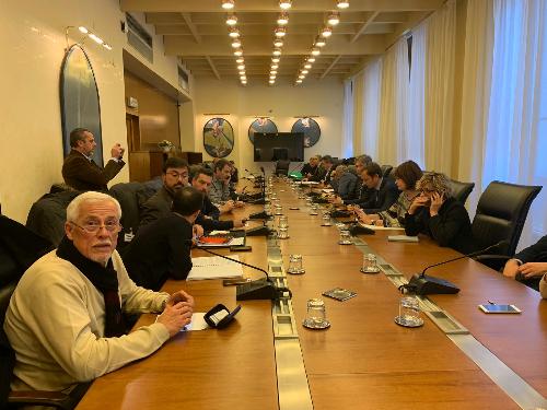 L'incontro del governatore FVG, Massimiliano Fedriga, con proprietà e sindacati di Dm Elektron